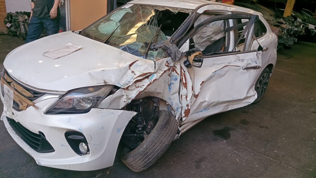 Capot De Suzuki Baleno 1 Break (2003) - Pièce D'Occasion En Bon État, Réf. 5730060G00000