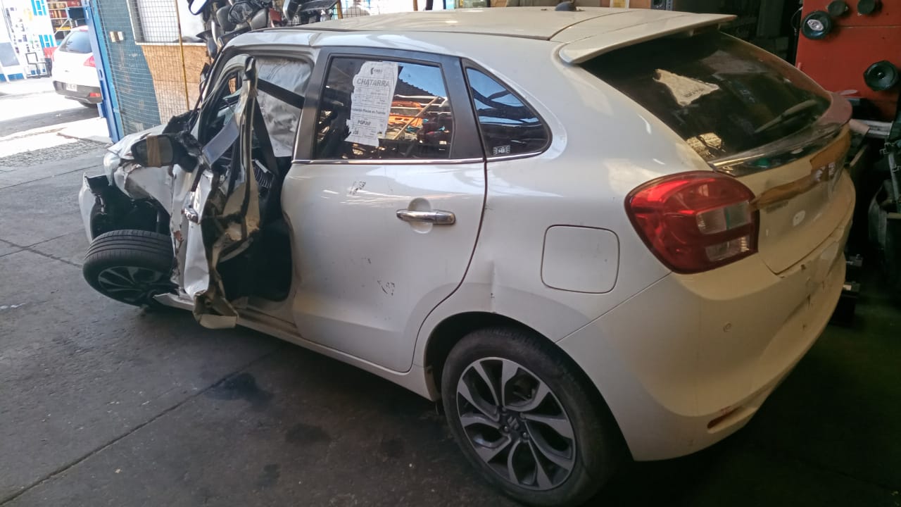 Capot Avant Suzuki Baleno 1 Break - Référence 5730060G00000 - Occasion En Bon état - Bleu