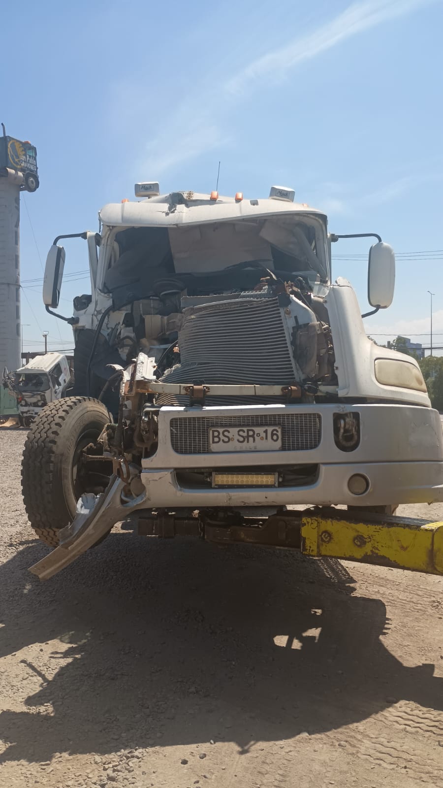 Desarmaduría San Pablo - CARDáN MACK USADO, En desarme.