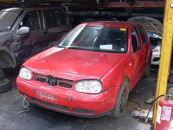 LLANTA Volkswagen GOLF 2005  USADA EN DESARME