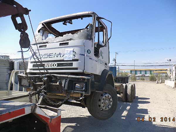 CAPOT Iveco 170E27 1999 USADO